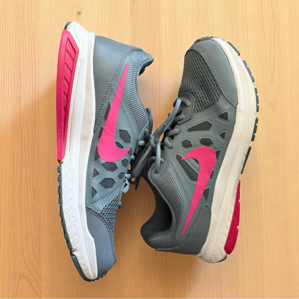Nike Women’s Dart 11 ‘Blue Graphite Pink Foil’ Athletic Shoe, size 10
